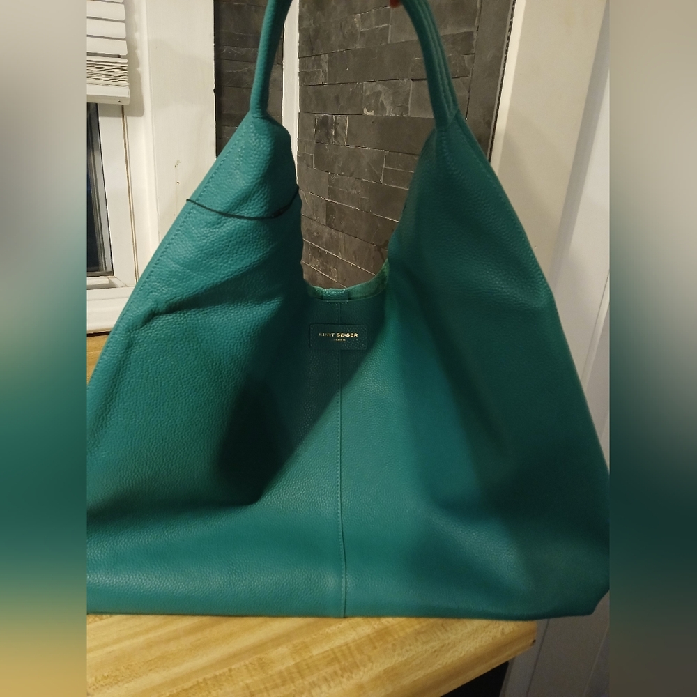 SOLD DO NOT BUY Kurt Geiger NWT Large Hobo Green Bag With Dustbag - Picture 7 of 9